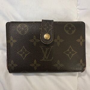 Authentic Louis Vuitton Vintage Monogram Kisslock Wallet